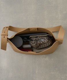 IACUCCI ルオータ ミディアムショルダー ALCE