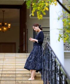 Tiaclasse 【小倉優子さん着用・新色追加・洗える】モノトーンフラワープリントワンピース