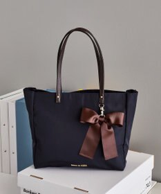 Maison de FLEUR リボンチャーム付き3ルームトートバッグ