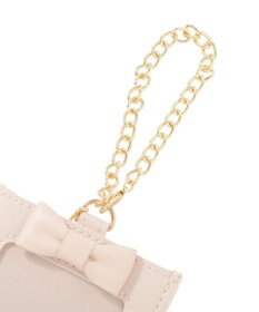 Maison de FLEUR Fチャームキルティングパスケース