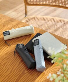 MOONBAT 【遮光100％/超軽量/大きめ】マジで軽い傘 晴雨兼用 折りたたみ日傘 マジカルテックプロテクション 61cm