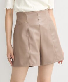earth music&ecology シンセティックレザーショートパンツ