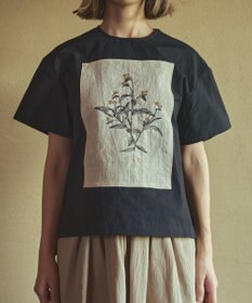 muuc つゆ草刺繍半袖プルオーバー〈日本製・上質な天然素材・遠州織物〉〈繊細なオリジナル花刺繍〉〈ゆったりフリーサイズ〉〈上品な大人の布帛Tシャツ〉