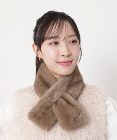 MOONBAT FURLA（フルラ）差し込みファーティペット マフラー アーチロゴ フェイクファー