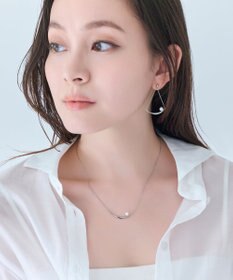 Phoebe 【金属アレルギー対応】スライヴパールトライアングルピアス　シルバー/ニッケルフリー