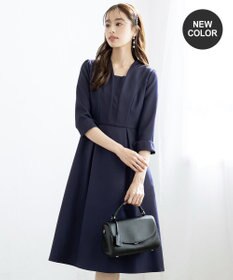 Tiaclasse 【洗える】裾に向かってエレガントに広がる美光沢フレアワンピース