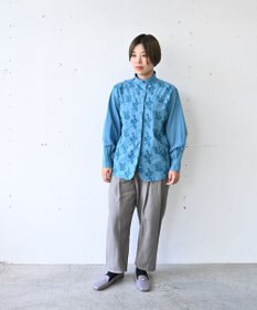muuc 〈コットン100%〉〈綿ローン生地〉〈ふんわり柔らかな肌触り〉梅小花刺繍 スタンドカラーブラウス