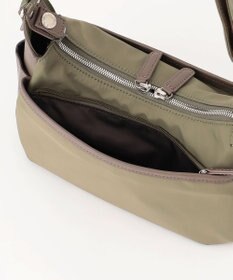 Y'SACCS 【ナイロンタフタ×リサイクルレザー】デイリーポシェット