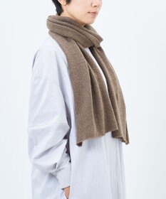 AND WOOL 〈上質な素材と手仕事から生まれた優しいニット〉ヤクの糸を編んだ細巾ストール