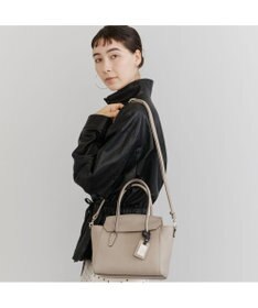 PELLE BORSA マルチシルエット2WAYハンドバッグ Reinette レネット 4711