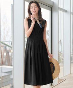 Tiaclasse L 【2TYPEスリーブ/半袖・ノースリーブ・洗える】タックフレアワンピース