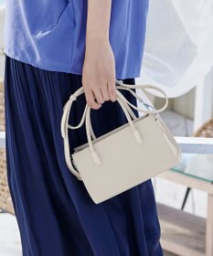 Tiaclasse 【本革】ショルダーストラップ付きスクエアミニバッグ