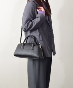 INTER-CHAUSSURES 【LORISTELLA】ミディアムサイズレザーハンドバッグ