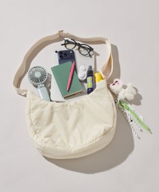 LeSportsac SHEEN LARGE CRESCENT/ホワイトマシュマロ