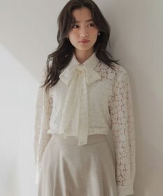 組曲 【WEB限定】フラワーラッセルレースシャツライク ブラウス ホワイト系
