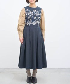 muuc 〈遠州織物の工場で織られた上質なコットン生地〉モクレン刺繍 後ろファスナー有り ノーカラー ノースリーブ ウエスト切り替えワンピース（セットアップ可能）