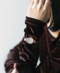 CITIZEN 【アクセサリー感覚で使える】ピンクゴールドのフェミニンなソーラーテック電波時計