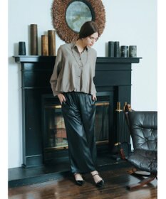 YECCA VECCA グロッシーコーティングサテンパンツ