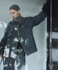 BEIGE， ZION / ウールスタンドカラーショートコート