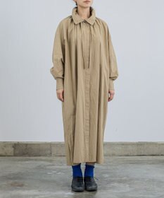 muuc 〈多彩な着方が叶う〉〈衿立て＆衿折り〉〈遠州織物の工場で織られた上質なコットン生地〉リボン紐付き多様衿 シャツワンピース