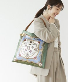 TOPKAPI 【TREASURE TOPKAPI】【アーカイブ】マイルドサテン スカーフ パネル柄 トートバッグ 2023