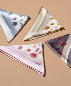 MOONBAT FURLA(フルラ)シルクツイル 水彩フラワー スカーフ 88cm×88cm