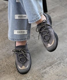 APOM 晴雨兼用　ウォーターレジストレースアップスニーカー