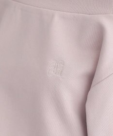 earth music&ecology ショート丈ワンポイント刺繍オフショルスウェット