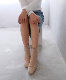 Bridget Birkin 【Bridget Birkin】アクセサリーパールチェーンショートブーツ