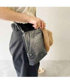 PELLE BORSA 縦型ポシェット Alive アライブ 4437