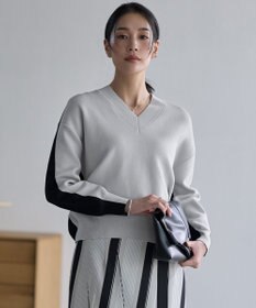 ICB コットンポリエステルスムース Vネックニット トープ×ブラック