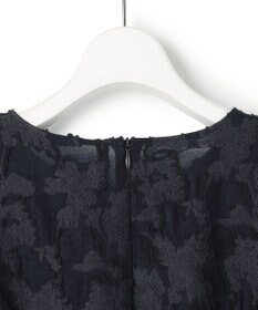 23区 【先行予約】ボタニカル カットジャガード ペプラムブラウス