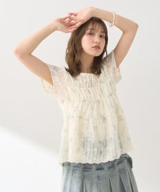 earth music&ecology フラワープリント刺繍ブラウス