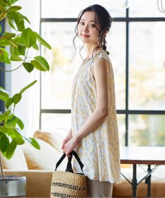 Tiaclasse L 【洗える】体型カバーも叶うフリルカラーチュニックブラウス