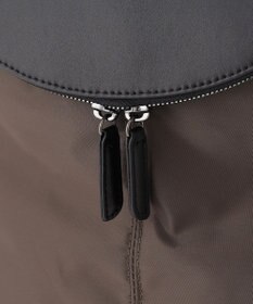 Y'SACCS 【CORDURA×リサイクルレザー】ラウンドフラップリュック