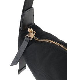 YECCA VECCA story.ハーフムーンクロスボディ