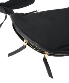 YECCA VECCA story.ハーフムーンクロスボディ