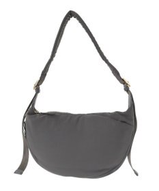 YECCA VECCA story.ハーフムーンクロスボディ