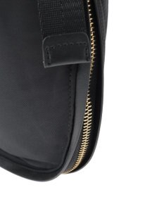 YECCA VECCA story.ハーフムーンクロスボディ