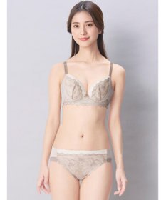 Wing ブラジャー 背中の段差を軽減 脇高設計 パーソナライズ設計 【脇も背中もきれいブラ】 Gカップまで対応 大きいサイズ KB2723 ウイング／ワコール