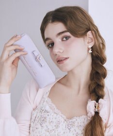 Maison de FLEUR パールビジュー合皮リボンロングポーチ