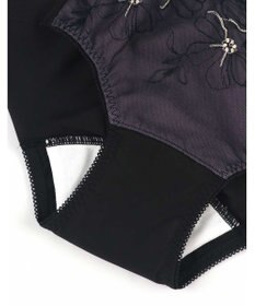 AMPHI 【sweet web掲載】 サニタリーショーツ 【BRAGENIC ブラジェニック 脇高細見えタイプ】羽付きナプキン対応 BMI353とペア 吸汗速乾(後ろ身頃) 生理用ショーツ PMI053 アンフィ／ワコール