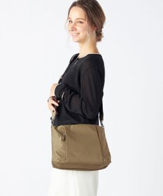 LA BAGAGERIE 多収納ナイロン2WAYショルダー