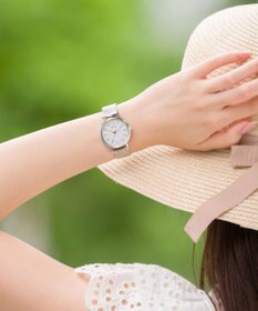 CITIZEN 【ソーラーテック】大きめ文字盤　判読しやすいアラビア数字　簡単ベルト調整　ギフトにぴったり