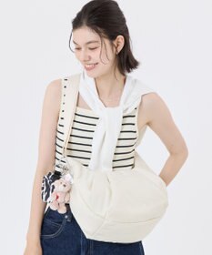 LeSportsac SHEEN LARGE CRESCENT/ホワイトマシュマロ
