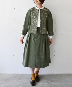 muuc 〈遠州織物の工場で織られたコットンコーデュロイ生地〉花刺繍ノーカラージャケット（セットアップ可能）