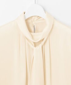 自由区 【洗える/UVケア/吸放湿性】シルクストレッチ ハイネックブラウス