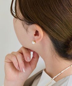Phoebe トゥウィンクルフレームパールピアス　ゴールド/一粒