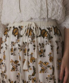 GRACE CONTINENTAL サラサ刺繍チュールスカート