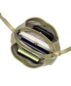 IBIZA イニシオ　牛革　ショルダーバッグ